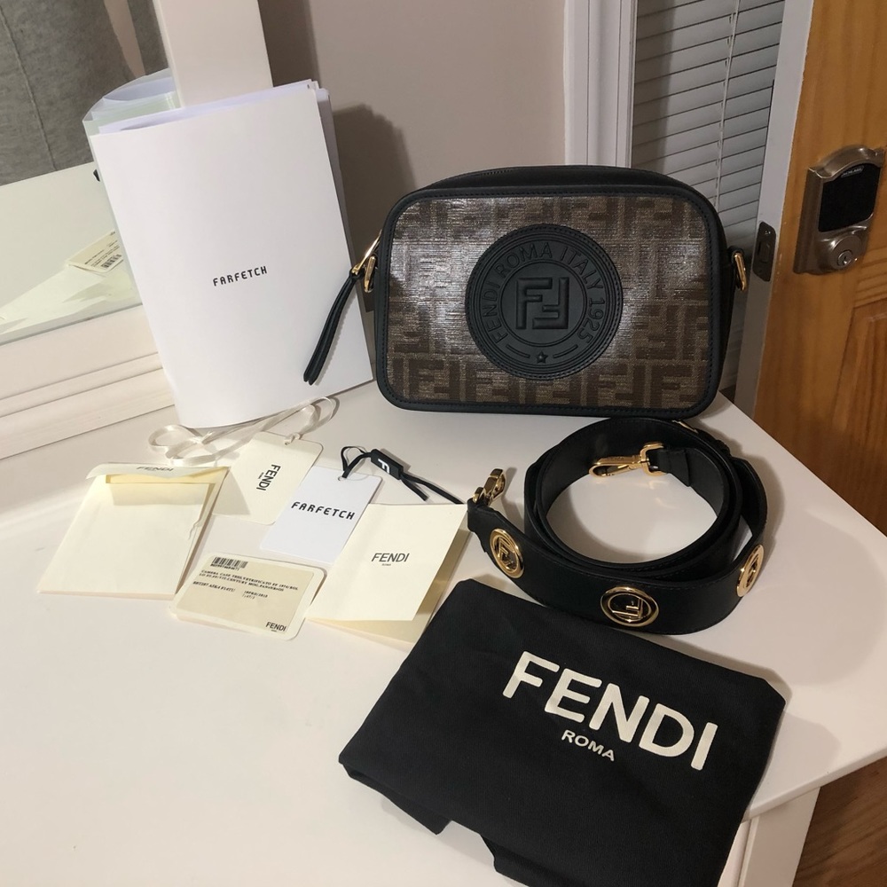 📌SOLD 📌Authentic Fendi  FF logo camera bag.